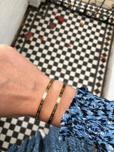 Load image into Gallery viewer, Don't Worry About a Thing - Quote Bangle - (Gold)